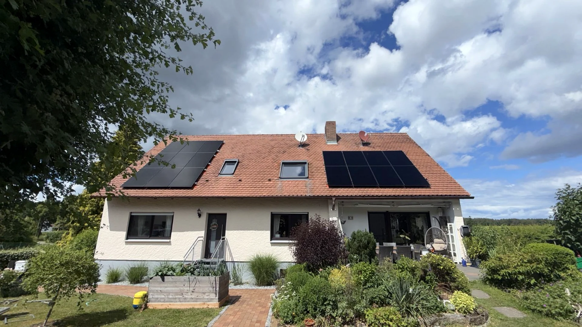 Haus mit Photovoltaikanlage